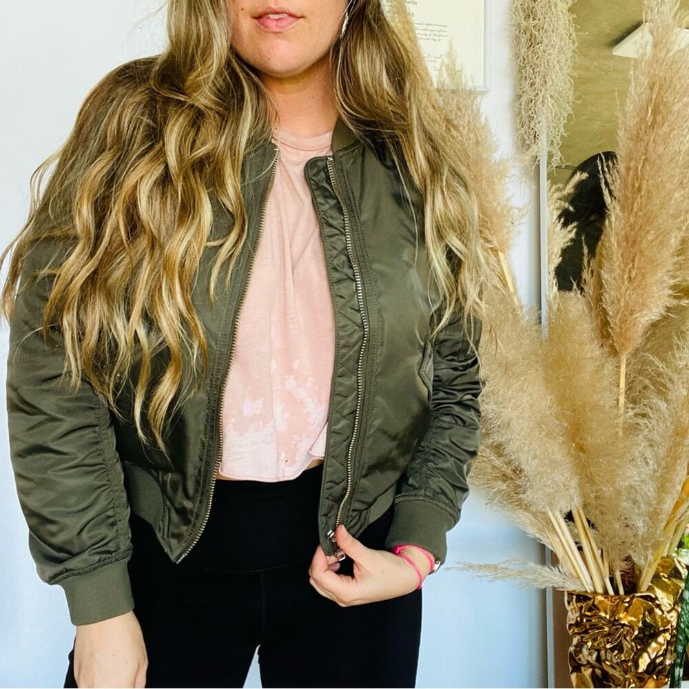 ARITZIA TALULA Army Olive Green Silky Zip Front Bomber Utility Jacket Coat M
